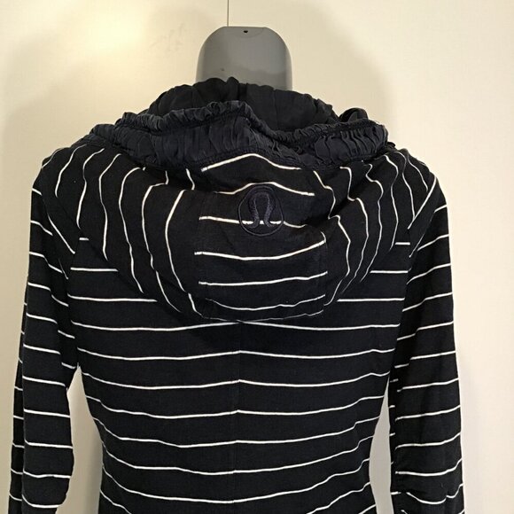 Lululemon Movement Jacket Size 8 - Picture 5 of 15